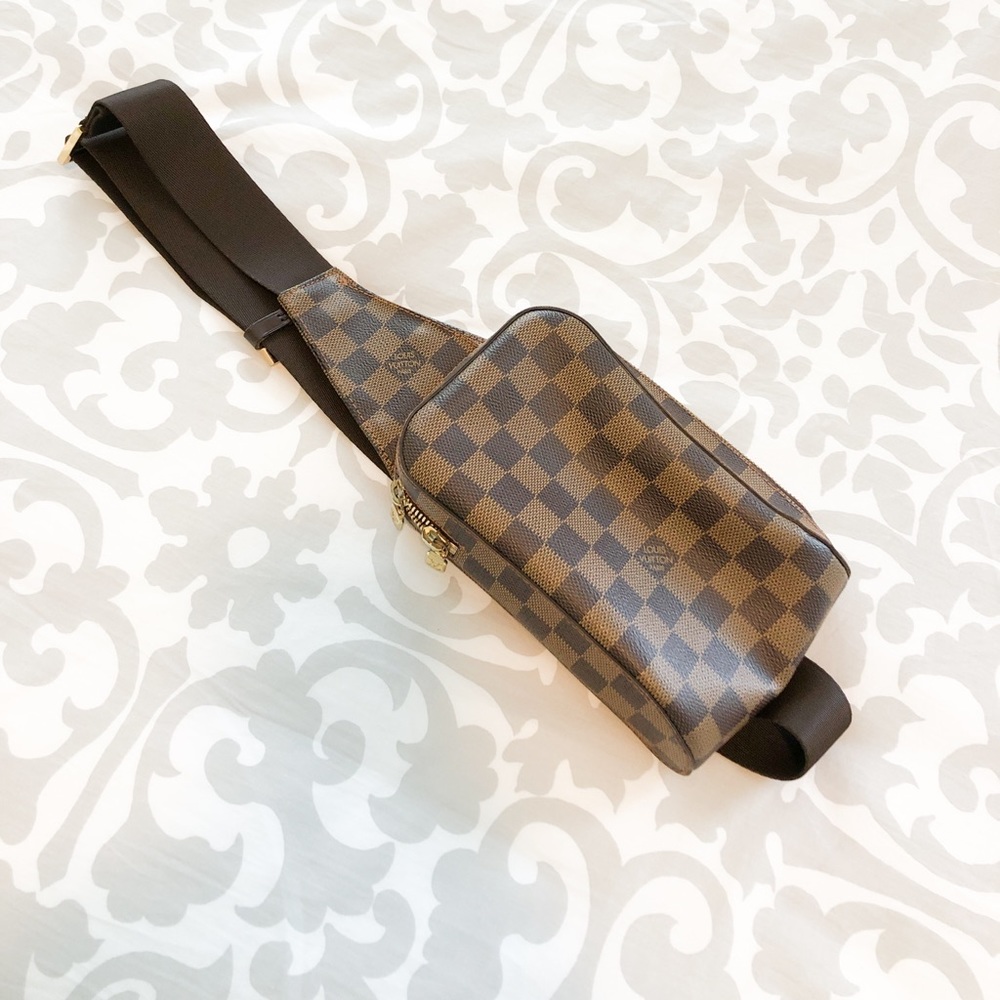 💯 authentic Louis Vuitton Geronimos Bum Bag - Picture 2 of 8